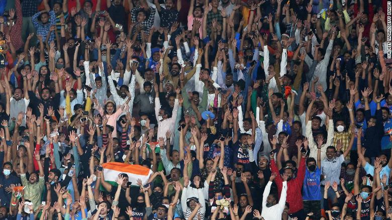 T20 cricket crowd India England Ahmedabad 12-3-2021 - enlarge